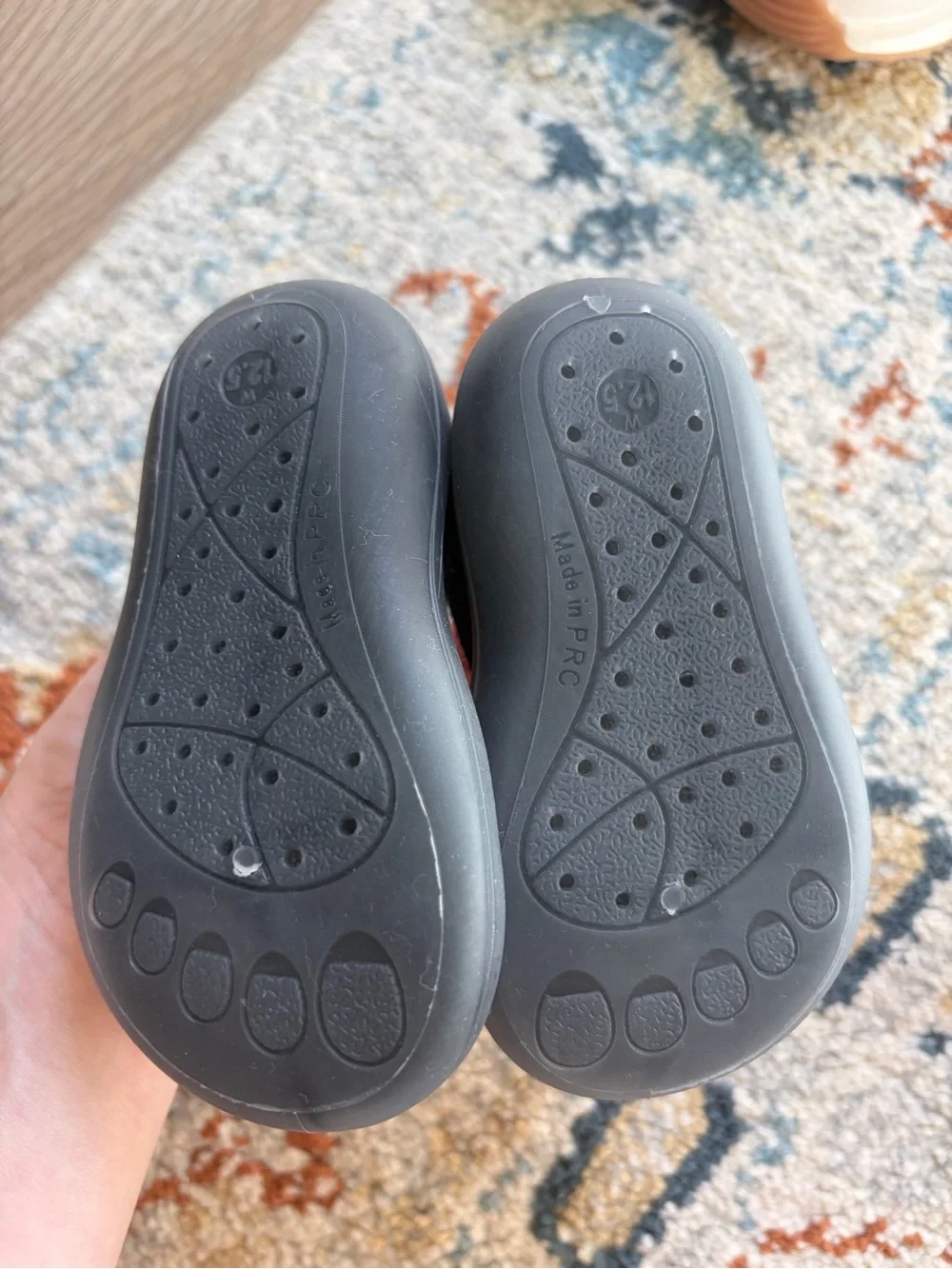 N/A comfortable black